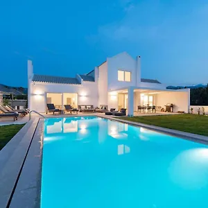 Villa Melia With Heated Pool *