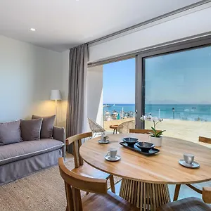 Noa Beachfront Apartmán