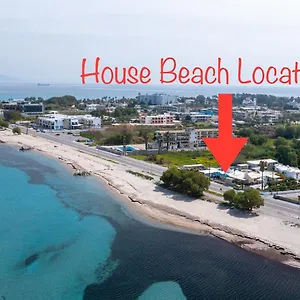 Sun & Waves Beachfront Apartment